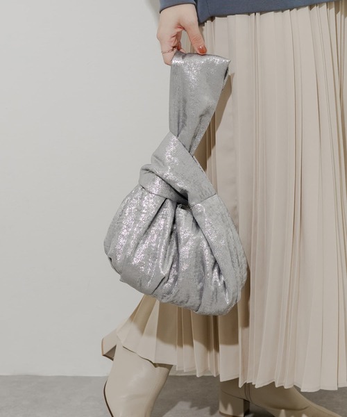 SMELLY（スメリー）の「メタリックサークルバッグ（ハンドバッグ・レディース・ゴールド/シルバー・-）」の2枚目の写真