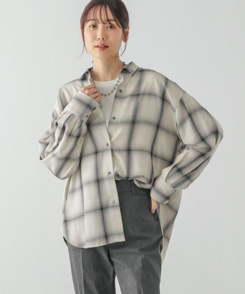 GLOBAL WORK（グローバルワーク）の「ラメチェックシャツ長袖/283797（シャツ/ブラウス・レディース・グリーン系その他4/ブラック系その他/ブルー系その他3/ホワイト系その他・MEDIUM/LARGE）」の11枚目の写真