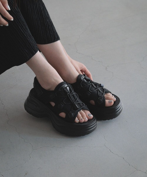 LOWRYS FARM（ローリーズファーム）の「カンドウフィットスポサン 284000（サンダル・レディース・アイボリー/シルバー/ブラック・LARGE/MEDIUM）」の9枚目の写真