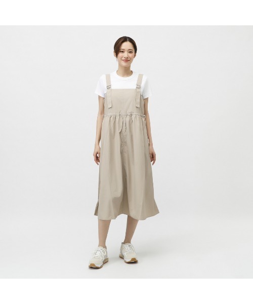 TIGORA(ティゴラ)の「ティゴラ TIGORA UV撥水サロペットワンピース(ワンピース・レディース・ブラック/ライトベージュ・S/M/L)」の3枚目の写真