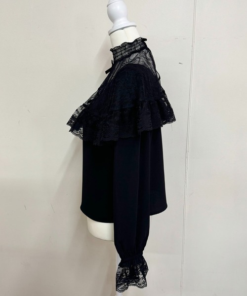 MA*RS（アメーバーマーズ）の「三つリボンレースケープブラウス（シャツ/ブラウス・レディース・ホワイト×ブラック/ブラック/ホワイト・FREE）」の4枚目の写真