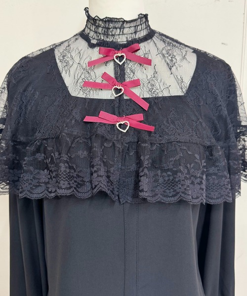 MA*RS（アメーバーマーズ）の「三つリボンレースケープブラウス（シャツ/ブラウス・レディース・ホワイト×ブラック/ブラック/ホワイト・FREE）」の8枚目の写真