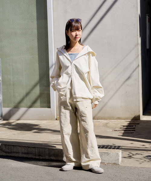 WHIMSIC(ウィムジック)の「【UNISEX】サンフェードカットソージップパーカー(パーカー・メンズ・ホワイト/ブラック・FREE)」の6枚目の写真