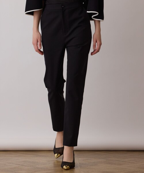 GRACE CONTINENTAL(グレースコンチネンタル)の「ストレッチテーパードパンツ(その他パンツ・レディース・ブラック/ベージュ・38/36)」の2枚目の写真