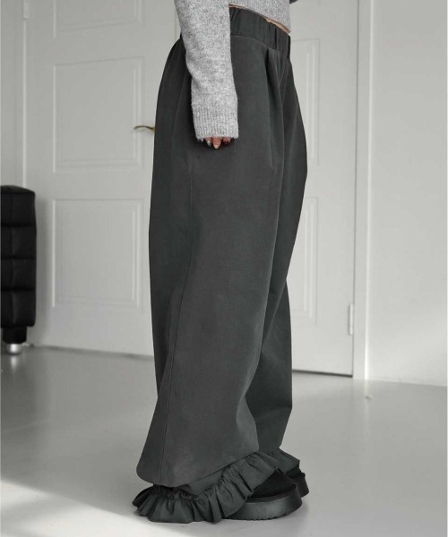 Vipoa（ヴィポア）の「Skirt layered frill wide pants（スラックス・レディース・チャコールグレー/ブラック・FREE）」の3枚目の写真