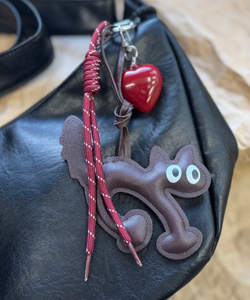 NOLITA LABORATORY（ノリータラボラトリー）の「【 NOLITA / ノリータ 】レザータイプ 猫 ハート ロープストラップ カラビナ バッグチャームにもなるキーホルダー（チャーム・レディース・レッド/ブラック/ブラウン・FREE）」の7枚目の写真