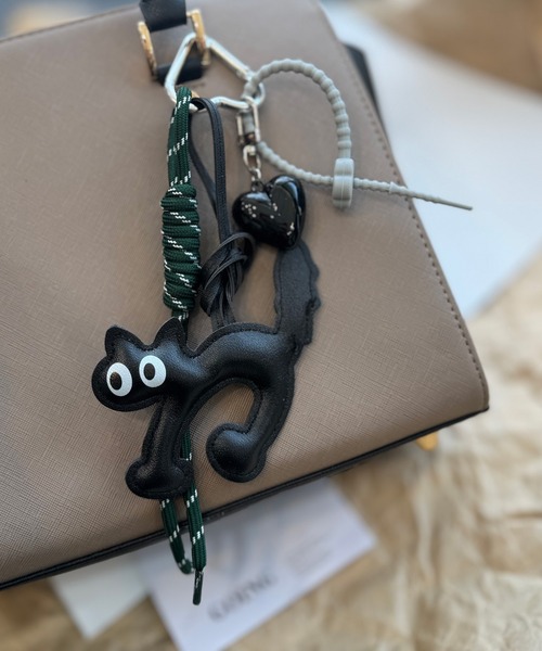 NOLITA LABORATORY（ノリータラボラトリー）の「【 NOLITA / ノリータ 】レザータイプ 猫 ハート ロープストラップ カラビナ バッグチャームにもなるキーホルダー（チャーム・レディース・レッド/ブラック/ブラウン・FREE）」の11枚目の写真