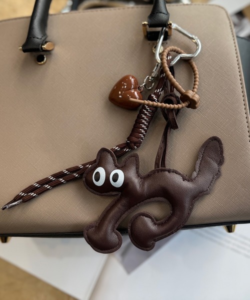 NOLITA LABORATORY（ノリータラボラトリー）の「【 NOLITA / ノリータ 】レザータイプ 猫 ハート ロープストラップ カラビナ バッグチャームにもなるキーホルダー（チャーム・レディース・レッド/ブラック/ブラウン・FREE）」の14枚目の写真