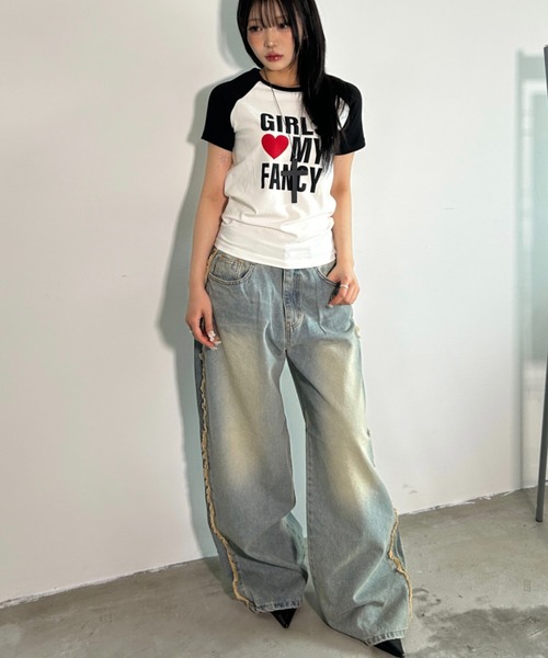 .KOM（ドットコム）の「A'GEM/9 × .kom 『.KOM/ドットケーオーエム』 サイドラインデニムパンツ（デニムパンツ・レディース・ブラック/ブルー・M）」の3枚目の写真