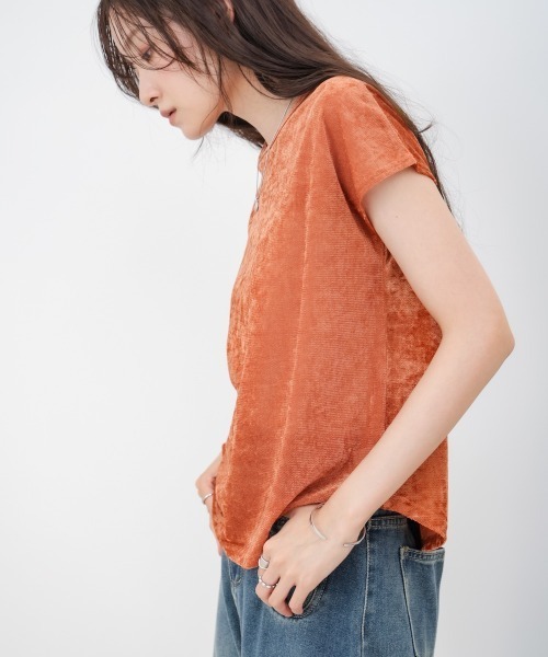 Bab(バブ)の「シアーベロアフレンチスリーブカットソー(Tシャツ/カットソー・レディース・オフホワイト/チャコールグレー/ブルー/ピンク/ブラック/オレンジ/ネイビー/ブラウン/ダークブラウン/アイボリー・M)」の10枚目の写真