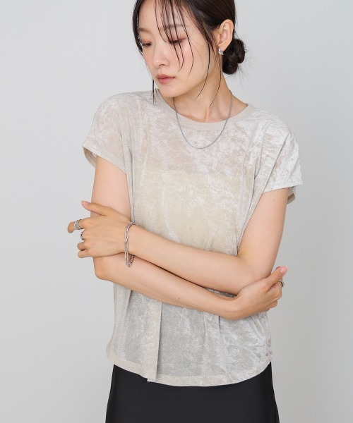 Bab(バブ)の「シアーベロアフレンチスリーブカットソー(Tシャツ/カットソー・レディース・オフホワイト/チャコールグレー/ブルー/ピンク/ブラック/オレンジ/ネイビー/ブラウン/ダークブラウン/アイボリー・M)」の3枚目の写真