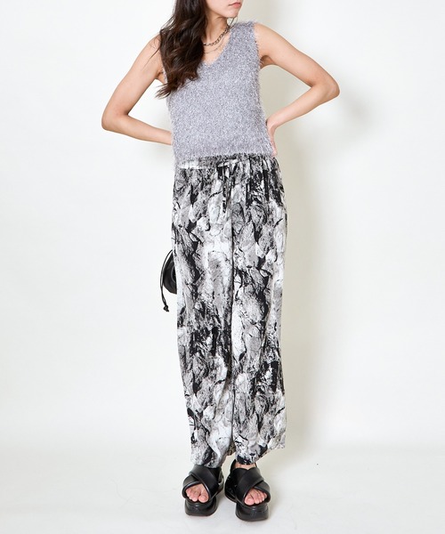 GORGE(ゴージ)の「《美脚×ゆるシルエット》レディース 柄デシン ワイドパンツ 体型カバー 春夏秋(その他パンツ・レディース・ベージュ/ブラック/チャコール・F)」の20枚目の写真
