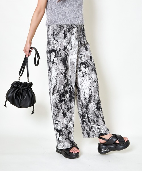 GORGE(ゴージ)の「《美脚×ゆるシルエット》レディース 柄デシン ワイドパンツ 体型カバー 春夏秋(その他パンツ・レディース・ベージュ/ブラック/チャコール・F)」の18枚目の写真
