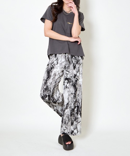GORGE(ゴージ)の「《美脚×ゆるシルエット》レディース 柄デシン ワイドパンツ 体型カバー 春夏秋(その他パンツ・レディース・ベージュ/ブラック/チャコール・F)」の17枚目の写真