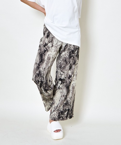 GORGE(ゴージ)の「《美脚×ゆるシルエット》レディース 柄デシン ワイドパンツ 体型カバー 春夏秋(その他パンツ・レディース・ベージュ/ブラック/チャコール・F)」の10枚目の写真