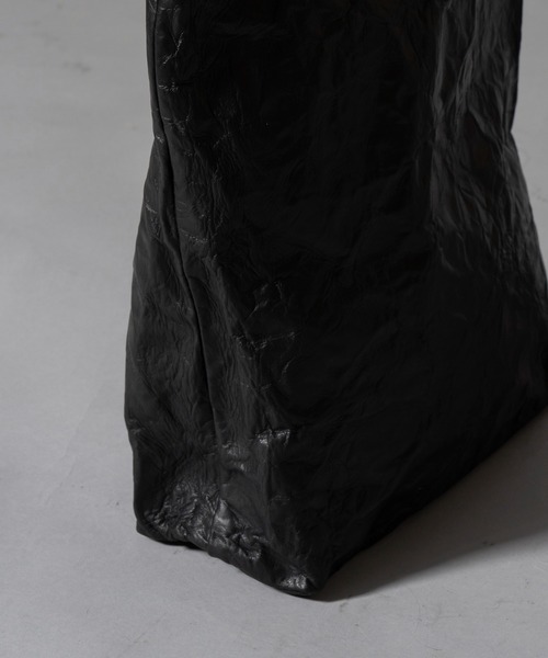 MAISON SPECIAL(メゾンスペシャル)の「《UNISEX》Aluminum Bonded Leather Shoulder Bag/アルミボンデッドレザーショルダーバッグ【MAISON SPECIAL/メゾンスペシャル】(ショルダーバッグ・メンズ・ブラック・FREE)」の7枚目の写真