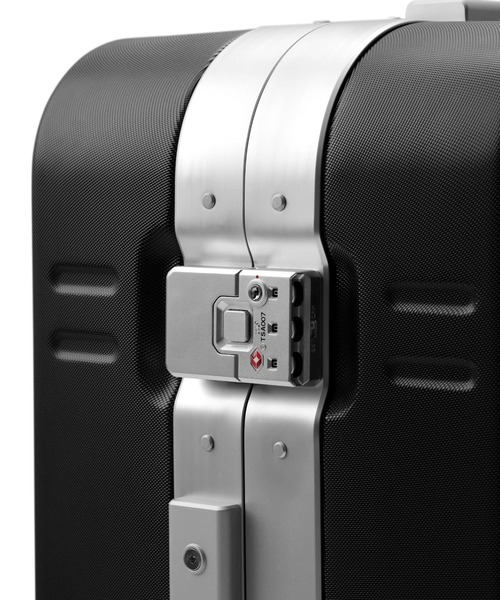 ESTNATION(エストネーション)の「Db / RamverkPro Carry-on 36L(スーツケース/キャリーバッグ・メンズ・ブラック/シルバー・FREE)」の6枚目の写真