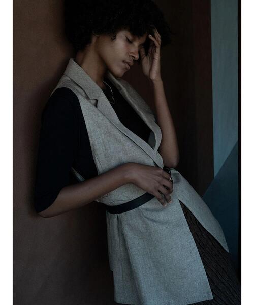 Te chichi（テチチ）の「ラメリネンミックステーラードジレ（セットアップ可）《2025summer catalog item》（ベスト・レディース・ベージュ/ブラック・F）」の2枚目の写真