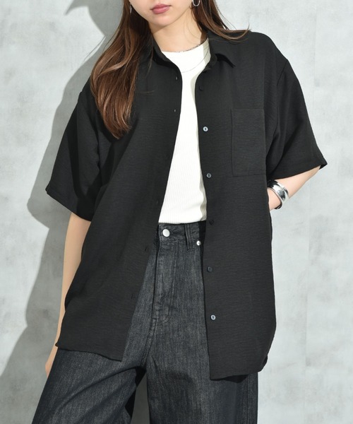 INTERPLANET（インタープラネット）の「パウダーデシン５分袖シャツ（シャツ/ブラウス・レディース・アイボリー/ブラック・FREE）」の2枚目の写真