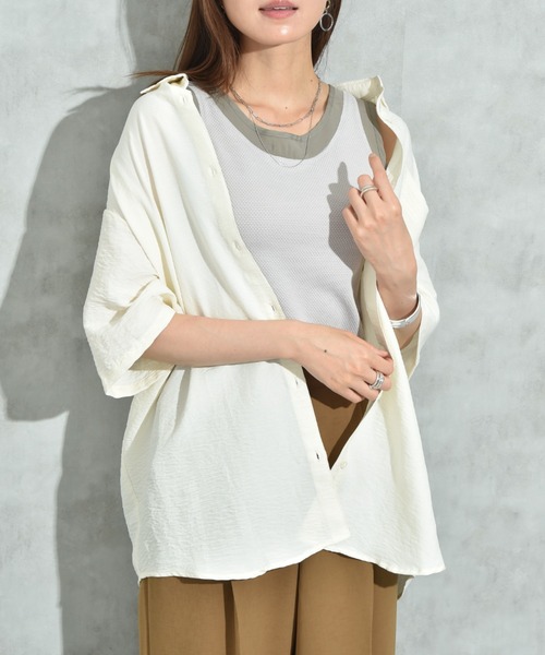 INTERPLANET（インタープラネット）の「パウダーデシン５分袖シャツ（シャツ/ブラウス・レディース・アイボリー/ブラック・FREE）」の4枚目の写真