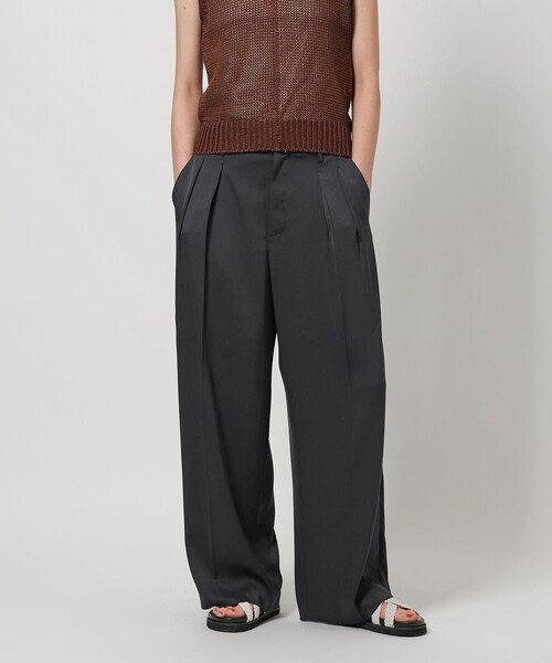 BEAUTY&YOUTH UNITED ARROWS（ビューティーアンドユースユナイテッドアローズ）の「ポリエステルツイル カットアウト タックパンツ（スラックス・レディース・クリーム/ネイビー/ダークブラウン・M/S/XS）」の3枚目の写真