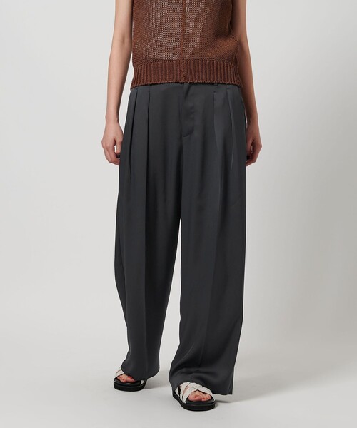 BEAUTY&YOUTH UNITED ARROWS（ビューティーアンドユースユナイテッドアローズ）の「ポリエステルツイル カットアウト タックパンツ（スラックス・レディース・クリーム/ネイビー/ダークブラウン・M/S/XS）」の5枚目の写真