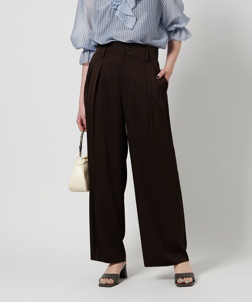 BEAUTY&YOUTH UNITED ARROWS（ビューティーアンドユースユナイテッドアローズ）の「ポリエステルツイル カットアウト タックパンツ（スラックス・レディース・クリーム/ネイビー/ダークブラウン・M/S/XS）」の17枚目の写真