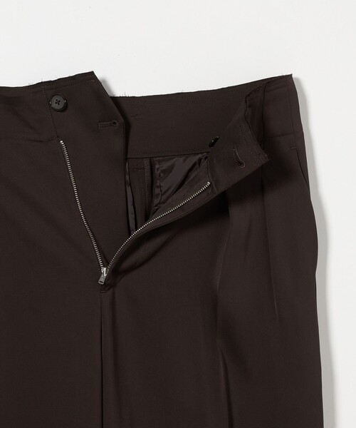 BEAUTY&YOUTH UNITED ARROWS（ビューティーアンドユースユナイテッドアローズ）の「ポリエステルツイル カットアウト タックパンツ（スラックス・レディース・クリーム/ネイビー/ダークブラウン・M/S/XS）」の21枚目の写真