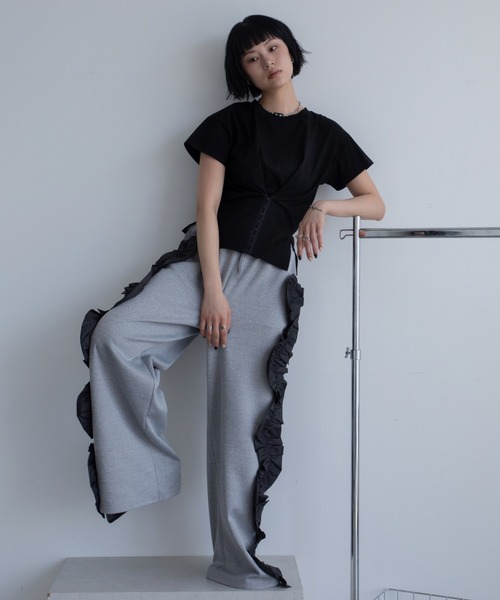 VACANCY(ヴァカンシー)の「コルセットライクショートスリーブトップス(Tシャツ/カットソー・レディース・グレー/ブラック/ホワイト・FREE)」の18枚目の写真