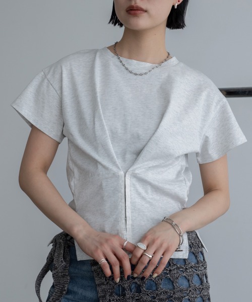 VACANCY(ヴァカンシー)の「コルセットライクショートスリーブトップス(Tシャツ/カットソー・レディース・グレー/ブラック/ホワイト・FREE)」の16枚目の写真
