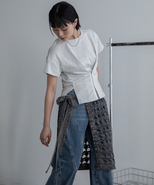 VACANCY(ヴァカンシー)の「コルセットライクショートスリーブトップス(Tシャツ/カットソー・レディース・グレー/ブラック/ホワイト・FREE)」の10枚目の写真