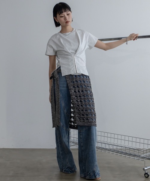 VACANCY(ヴァカンシー)の「コルセットライクショートスリーブトップス(Tシャツ/カットソー・レディース・グレー/ブラック/ホワイト・FREE)」の8枚目の写真
