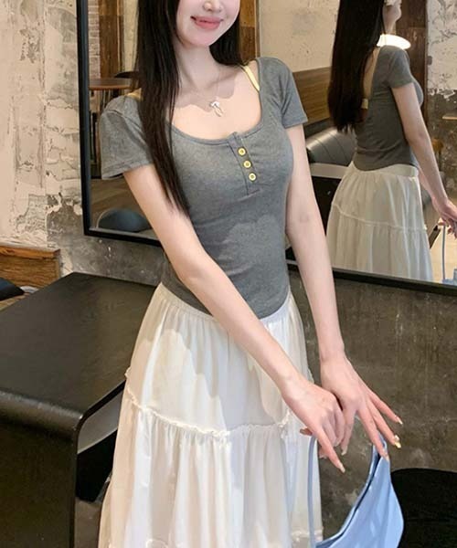 gossip!ロサンゼルス(ゴシップロサンゼルス)の「レイヤリングデザイン ハーフボタントップス(その他トップス・レディース・ベージュ/グレー・FREE)」の11枚目の写真