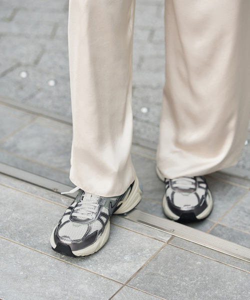 IENA（イエナ）の「NIKE/ナイキ V2K RUN スニーカー FD0736（スニーカー・レディース・シルバー・23.5cm/23cm/25cm/24.5cm/24cm）」の7枚目の写真