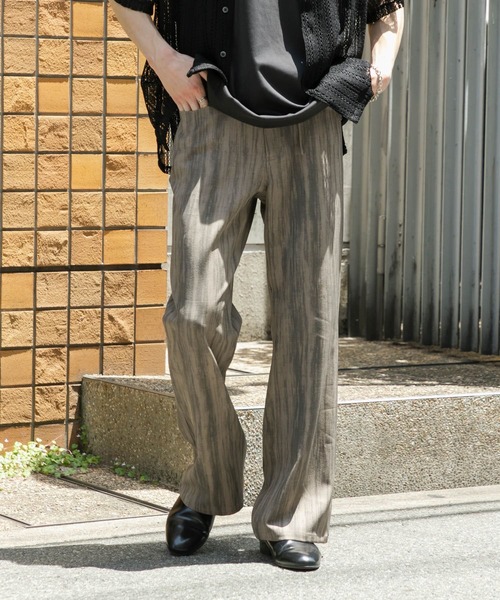 SENSE OF PLACE by URBAN RESEARCH(センスオブプレイスバイアーバンリサーチ)の「シャドースラブフレアパンツ(その他パンツ・メンズ・カーキ/ライトベージュ/チャコールグレー・MEDIUM/LARGE)」の8枚目の写真