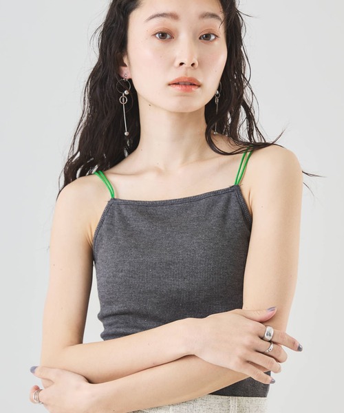 Muscat(マスカット)の「カットリブ カップ付き配色キャミソール(Tシャツ/カットソー・レディース・ブラック/オフホワイト/ベージュ/ライトグレー・F)」の4枚目の写真