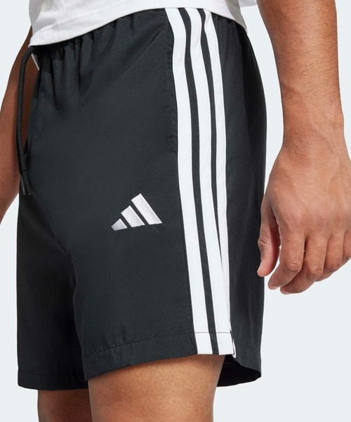 エッセンシャル スリーストライプス チェルシーショーツ