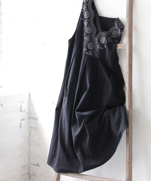 soulberry(ソウルベリー)の「たっぷり刺繍のワンピース(ワンピース・レディース・ブラック・M/L/LL/3L/4L)」の11枚目の写真