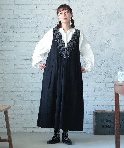 soulberry(ソウルベリー)の「たっぷり刺繍のワンピース(ワンピース・レディース・ブラック・M/L/LL/3L/4L)」の4枚目の写真