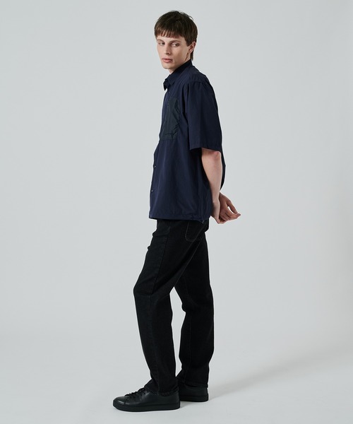 WHITE MOUNTAINEERING(ホワイトマウンテニアリング)の「【White Mountaineering】別注 DRAW CORD S/S POCKET SHIRTS(シャツ/ブラウス・メンズ・ブラック/ホワイト/ダークグレー/ネイビー・3/2/1)」の9枚目の写真
