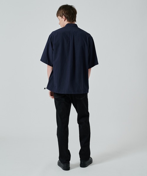 WHITE MOUNTAINEERING(ホワイトマウンテニアリング)の「【White Mountaineering】別注 DRAW CORD S/S POCKET SHIRTS(シャツ/ブラウス・メンズ・ブラック/ホワイト/ダークグレー/ネイビー・3/2/1)」の8枚目の写真