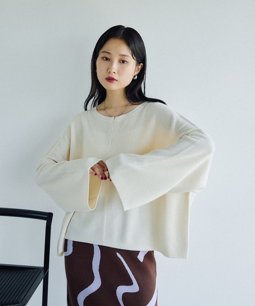 LEPSIM（レプシィム）の「12ゲージZIPワイドスリーブプルオーバー　497491（ニット/セーター・レディース・オフホワイト/ブラック/ボルドー/ブルー系その他/イエロー・FREE）」の2枚目の写真