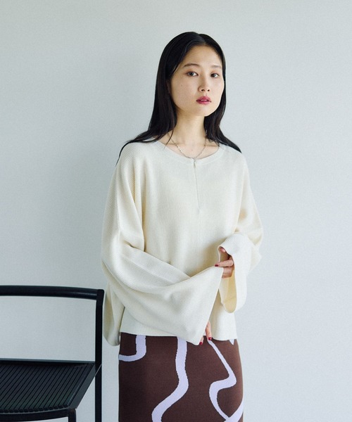 LEPSIM（レプシィム）の「12ゲージZIPワイドスリーブプルオーバー　497491（ニット/セーター・レディース・オフホワイト/ブラック/ボルドー/ブルー系その他/イエロー・FREE）」の9枚目の写真