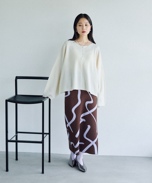 LEPSIM（レプシィム）の「12ゲージZIPワイドスリーブプルオーバー　497491（ニット/セーター・レディース・オフホワイト/ブラック/ボルドー/ブルー系その他/イエロー・FREE）」の14枚目の写真