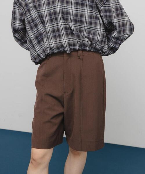 KBF(ケイビーエフ)の「フロントステッチショートパンツ(その他パンツ・レディース・ブラウン/グレー/ブラック・ONE)」の3枚目の写真