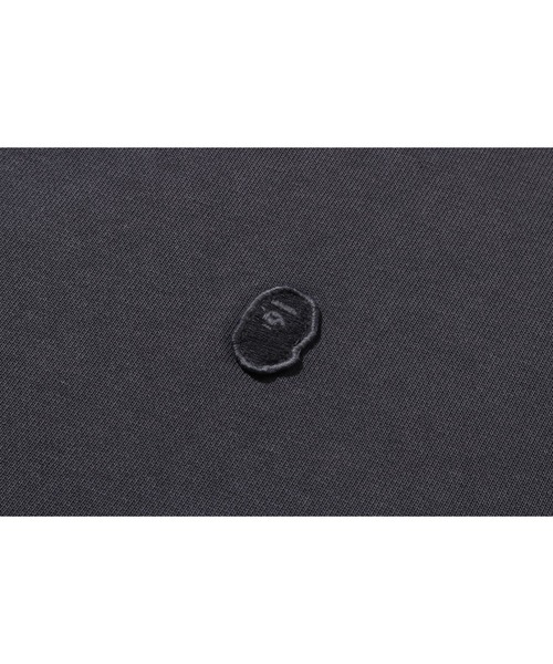 A BATHING APE(アベイシングエイプ)の「GARMENT DYE ONE POINT RELAXED FIT CREWNECK SWEATSHIRT(スウェット・メンズ・パープル/チャコール/レッド/オリーブ・MEDIUM/LARGE/X-LARGE/SMALL/XX-LARGE)」の9枚目の写真
