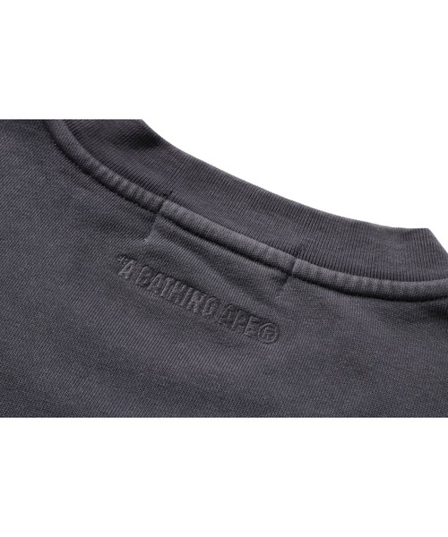 A BATHING APE(アベイシングエイプ)の「GARMENT DYE ONE POINT RELAXED FIT CREWNECK SWEATSHIRT(スウェット・メンズ・パープル/チャコール/レッド/オリーブ・MEDIUM/LARGE/X-LARGE/SMALL/XX-LARGE)」の13枚目の写真