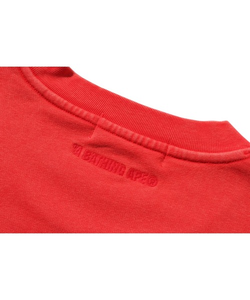 A BATHING APE(アベイシングエイプ)の「GARMENT DYE ONE POINT RELAXED FIT CREWNECK SWEATSHIRT(スウェット・メンズ・パープル/チャコール/レッド/オリーブ・MEDIUM/LARGE/X-LARGE/SMALL/XX-LARGE)」の16枚目の写真