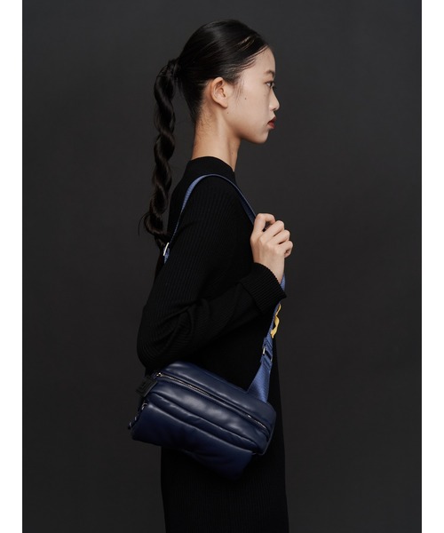 UN3D.（アンスリード）の「FAKE LEATHER PLUMP MINI BAG / フェイクレザープランプミニバッグ（ショルダーバッグ・レディース・ネイビー/ブラック・FREE）」の16枚目の写真