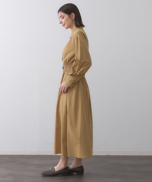 OPAQUE.CLIP（オペークドットクリップ）の「シャーリングフィット＆フレアシャツワンピース【洗濯機洗い可】（ワンピース・レディース・ネイビー/ブラウン系その他/ベージュ・42/40/36/38）」の5枚目の写真